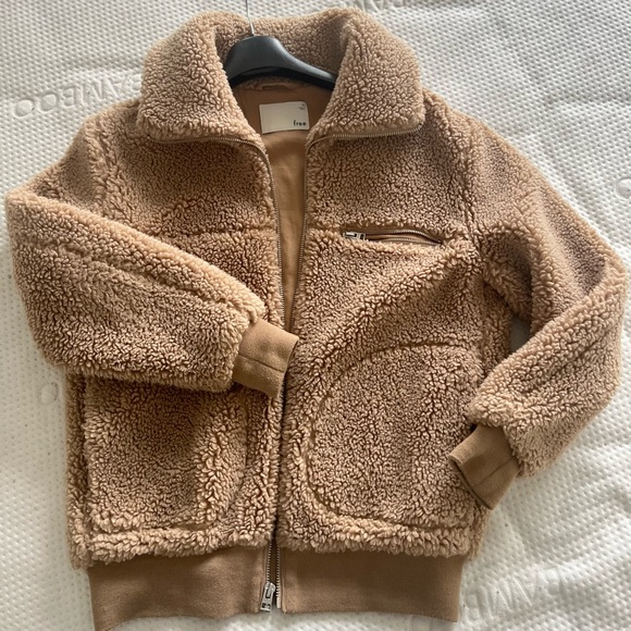 Aritzia Teddy jacket oatmeal color size xs - Picture 1 of 4